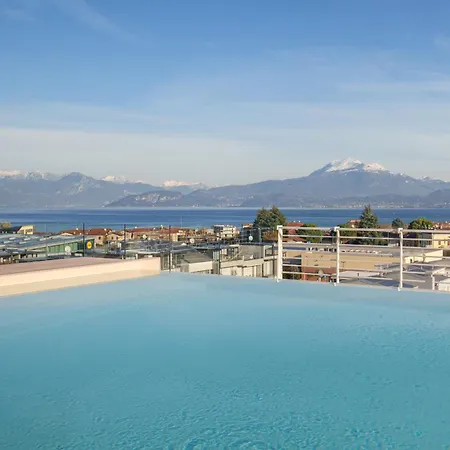 Perla Garda With Pool * Peschiera del Garda