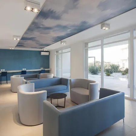 Perla Garda With Pool Apartment