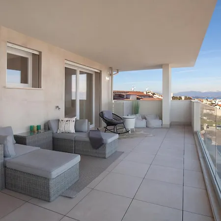 Apartment Perla Garda With Pool Peschiera del Garda