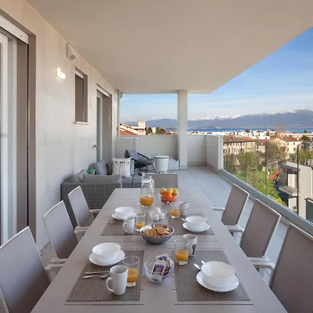 Perla Garda With Pool Apartment