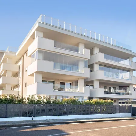 Apartment Perla Garda With Pool Peschiera del Garda